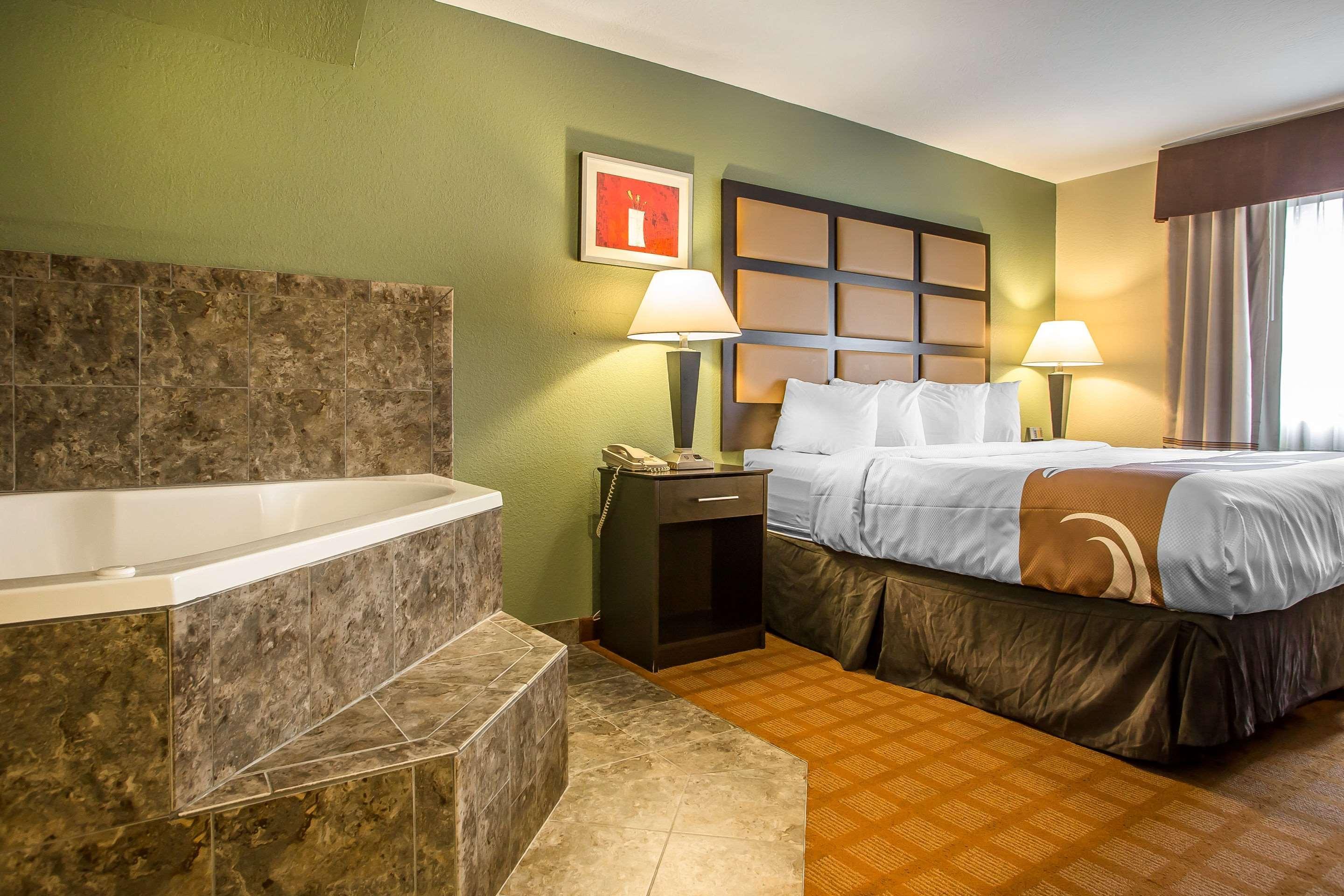Quality Inn & Suites Marinette Eksteriør billede