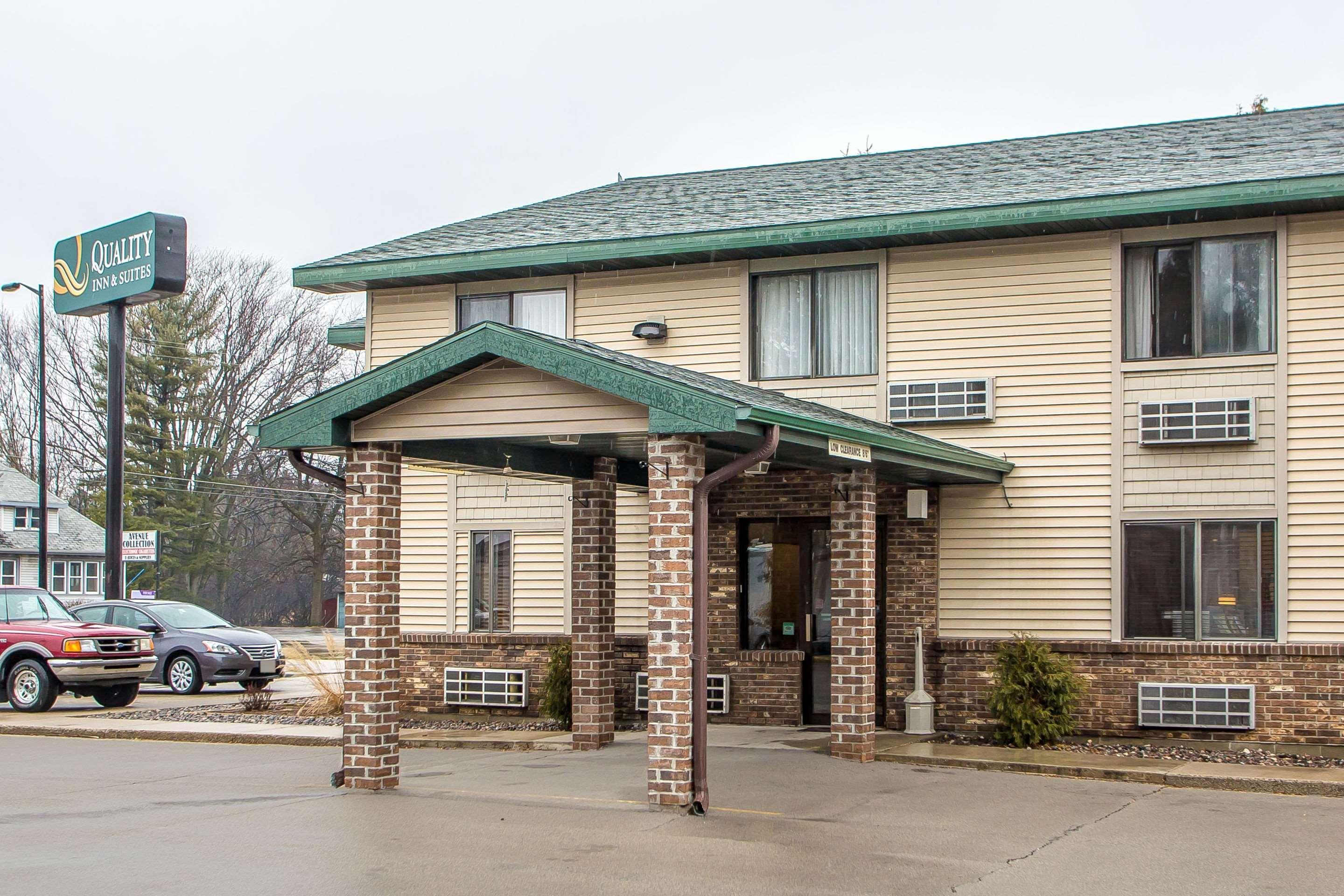 Quality Inn & Suites Marinette Eksteriør billede
