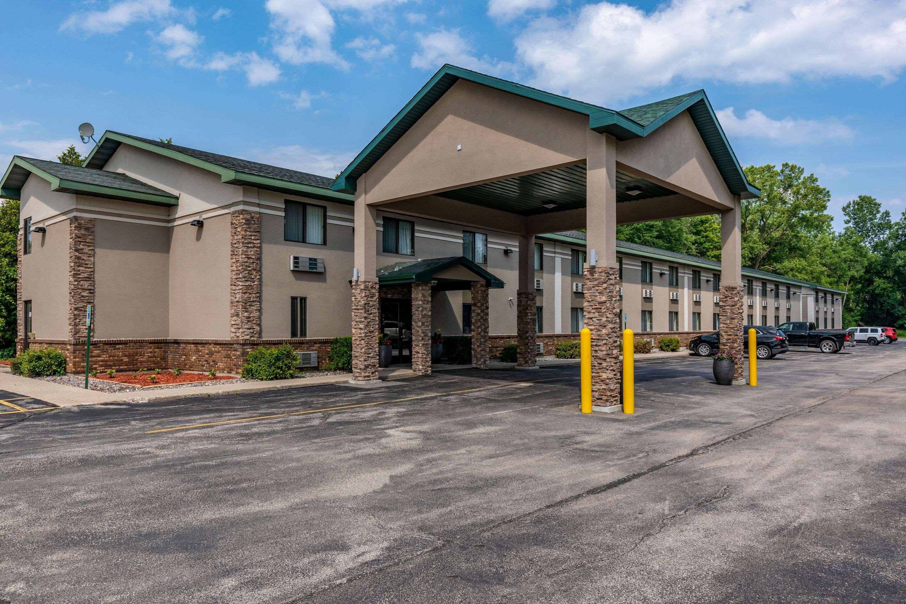 Quality Inn & Suites Marinette Eksteriør billede