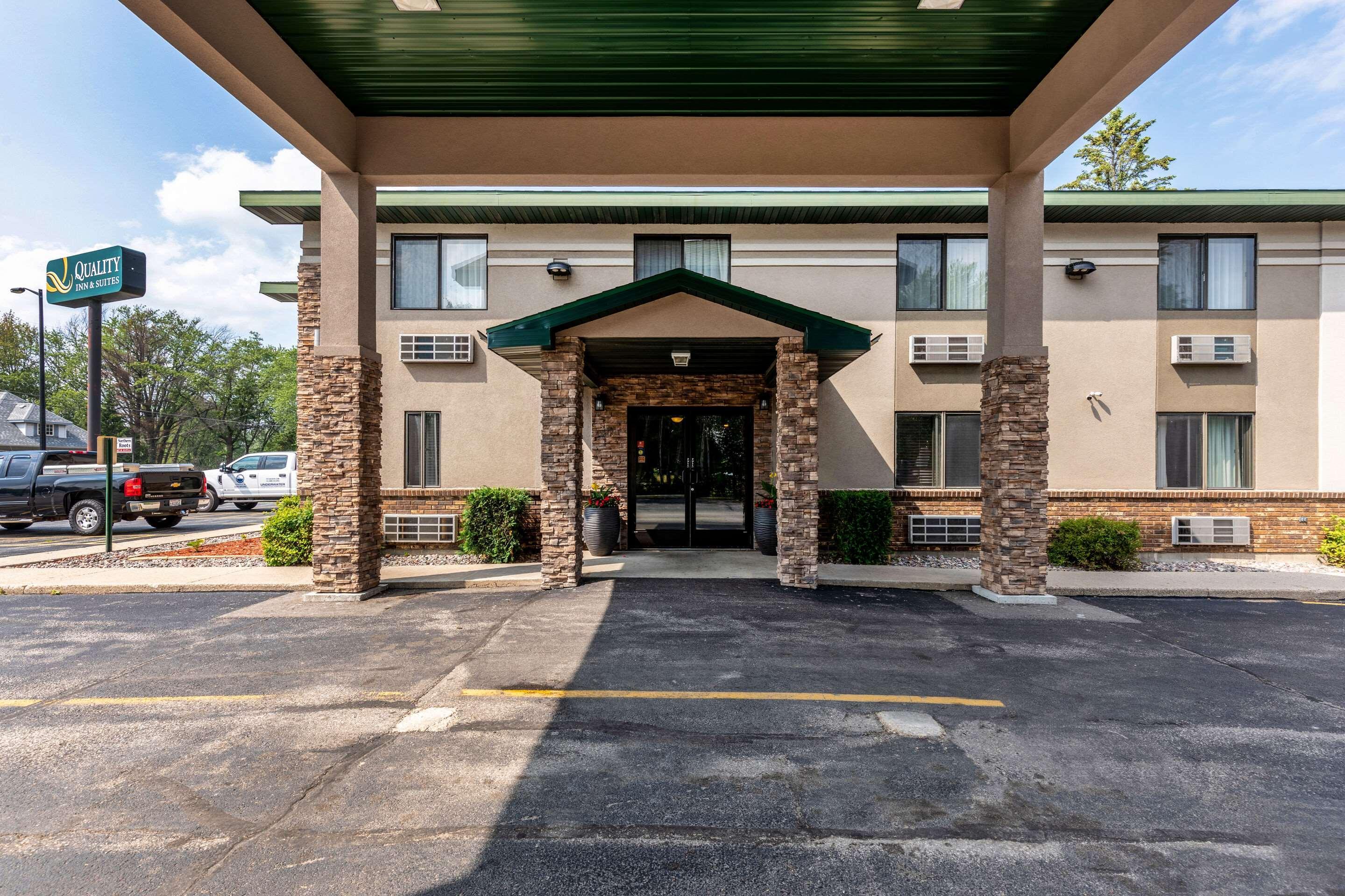 Quality Inn & Suites Marinette Eksteriør billede