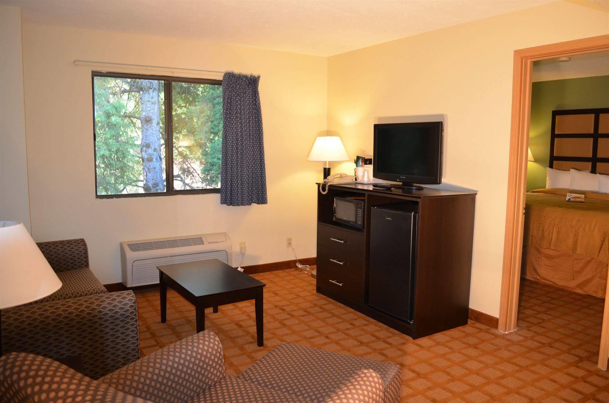 Quality Inn & Suites Marinette Eksteriør billede